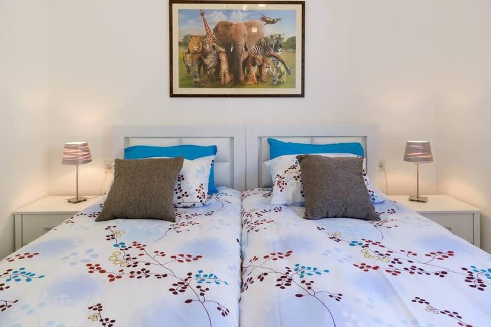 perfect location 3 bedrooms Apartment in Tel Aviv-Yafo