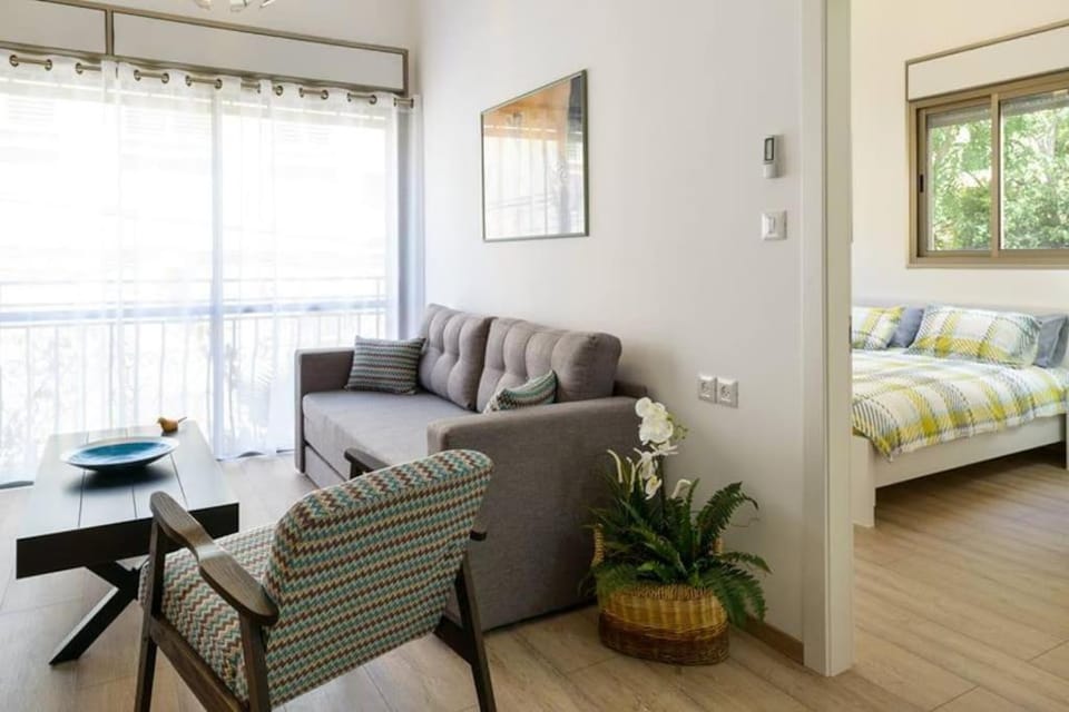 perfect location 3 bedrooms Apartment in Tel Aviv-Yafo