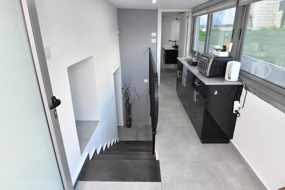 Facade/entrance, Kitchen or kitchenette