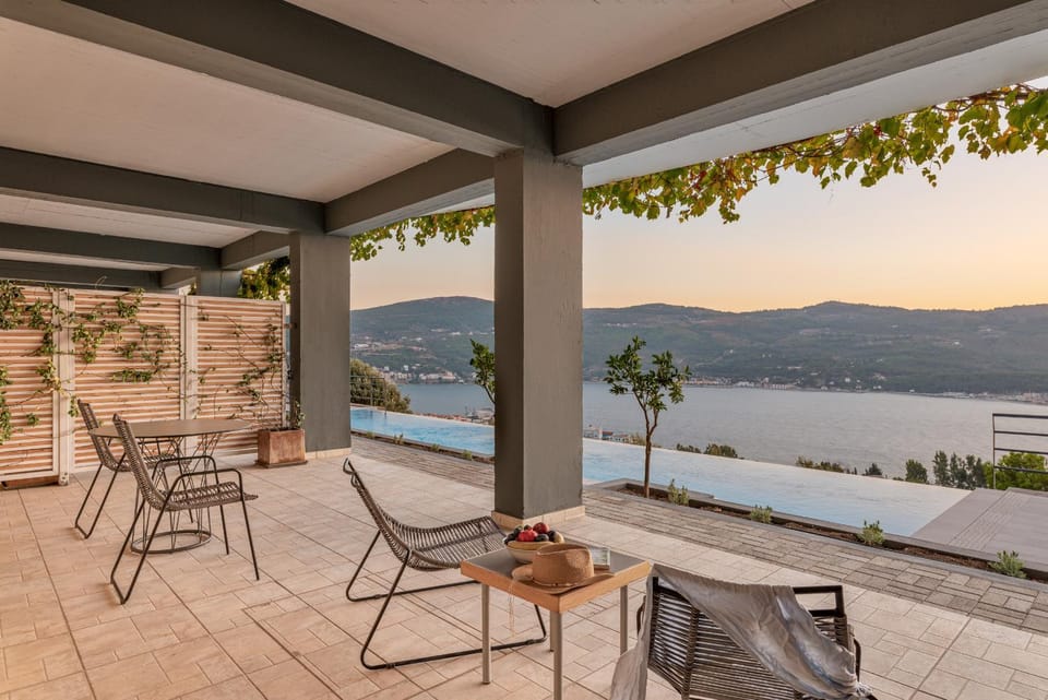 Patio, Day, Natural landscape, View (from property/room), Balcony/Terrace, Seating area, Mountain view, Pool view, Swimming pool