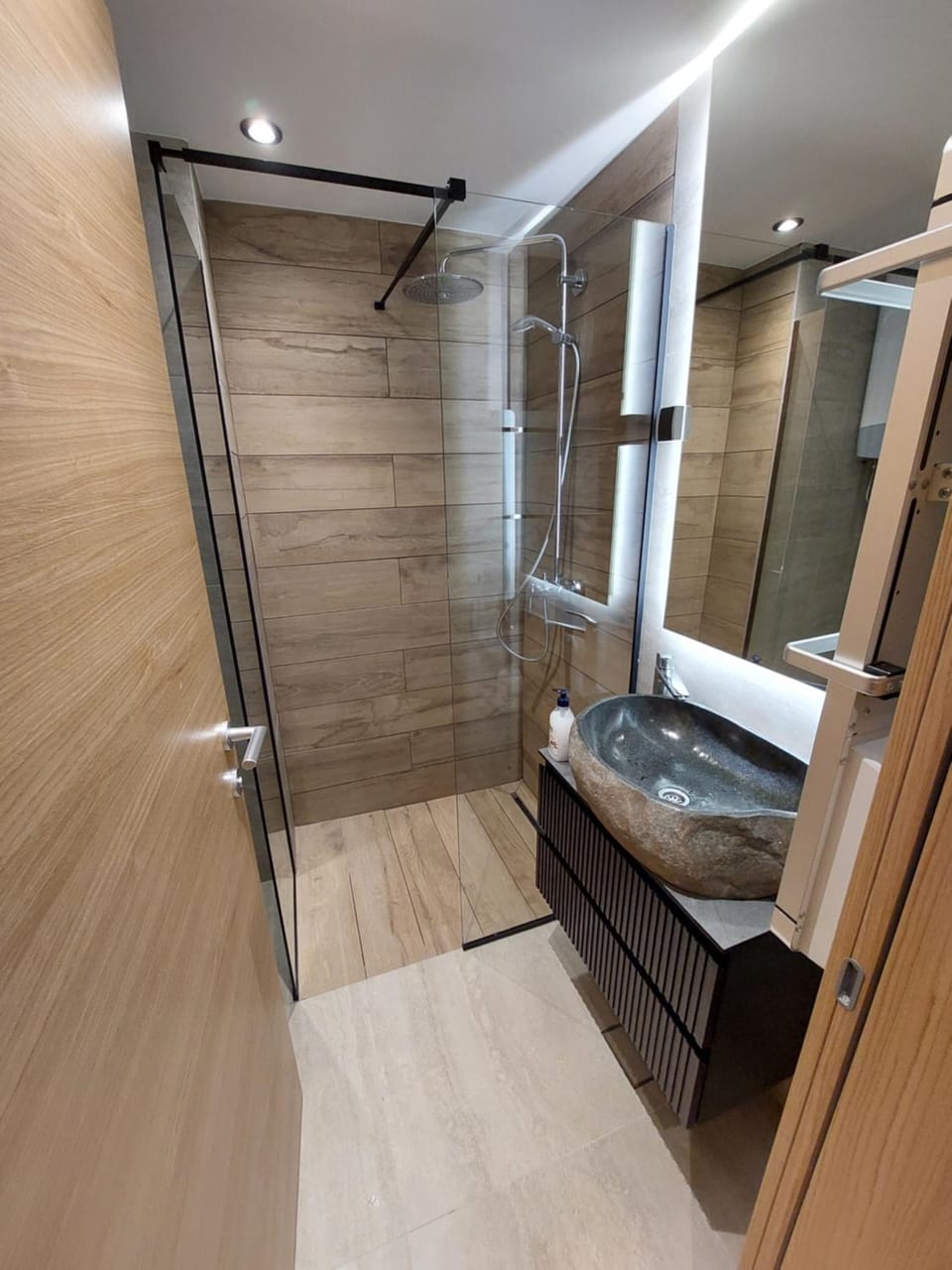 Shower, Bathroom, towels