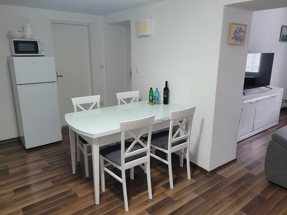 Dining area, minibar, kitchen