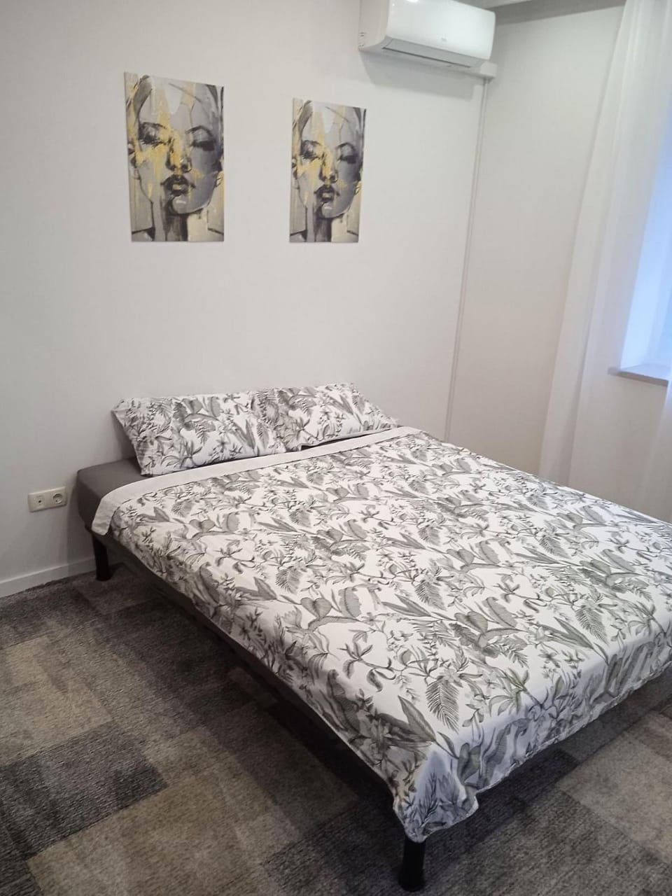 Bed, Photo of the whole room, Bedroom, air conditioner