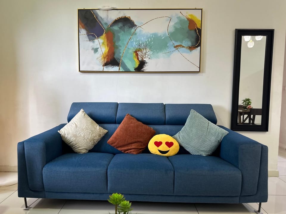 Living room, Decorative detail, Seating area