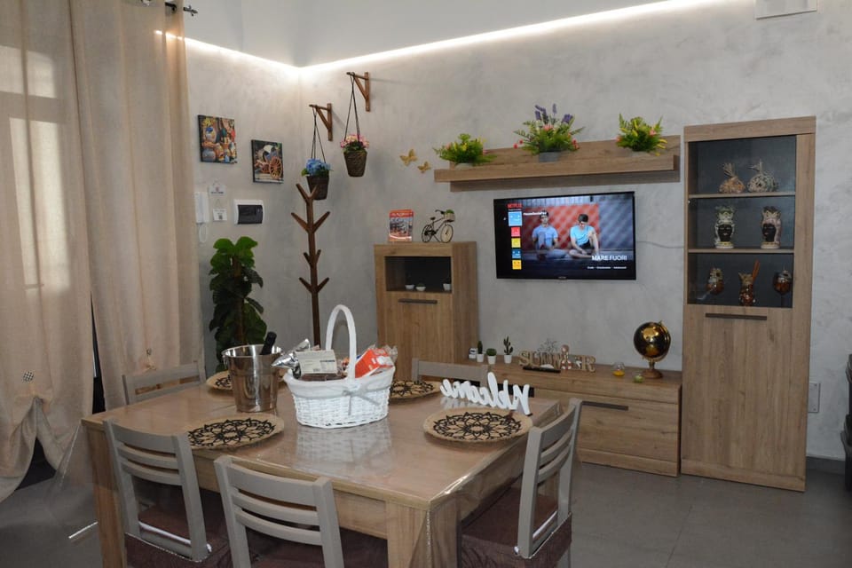 TV and multimedia, Dining area
