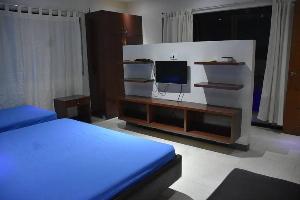 Lovely 2-bedroom hotspring resort Apartment in Calamba
