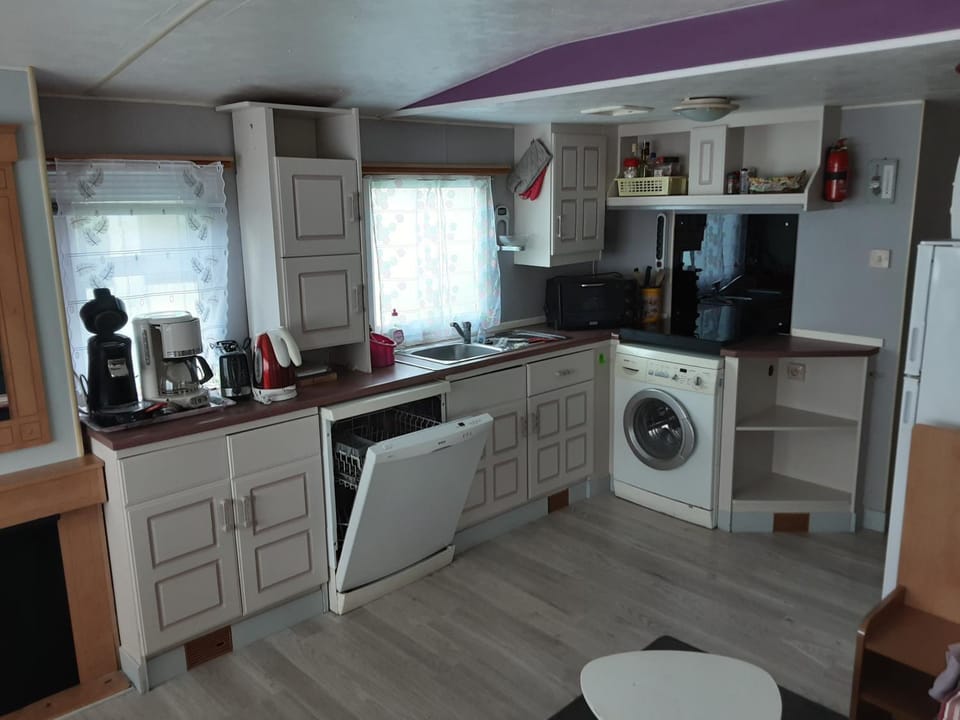 mobil home tout équipé 3 chambres Campground/ 
RV Resort in Parentis-en-Born