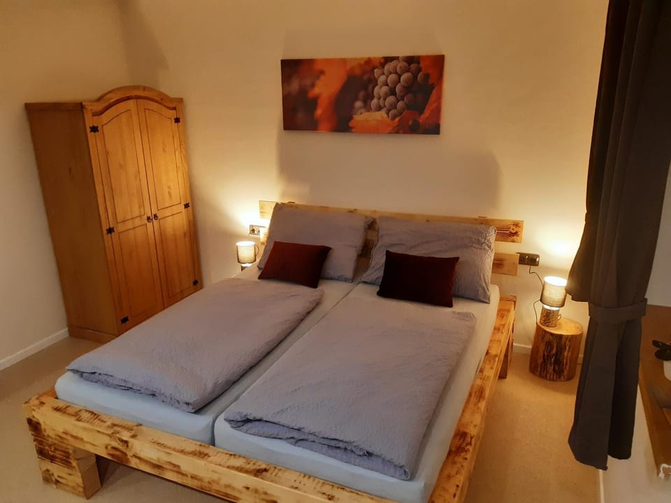 Bedroom, wardrobe