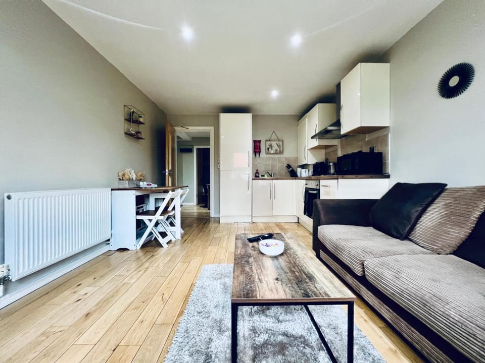 Kitchen or kitchenette, Living room, Seating area, Dining area, internet, pet friendly, stove