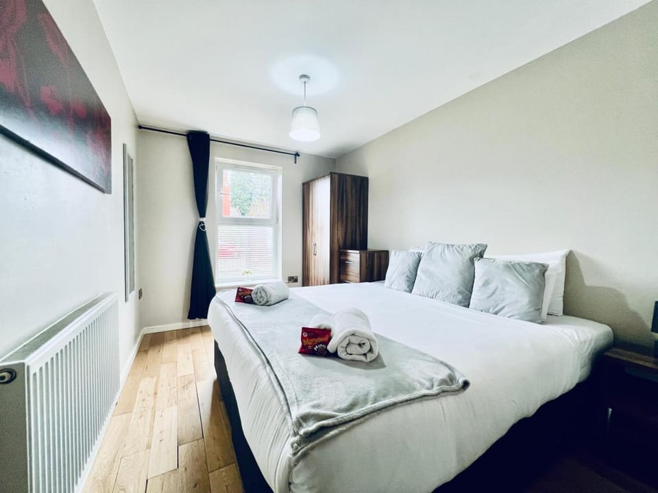 Bed, Bedroom, internet