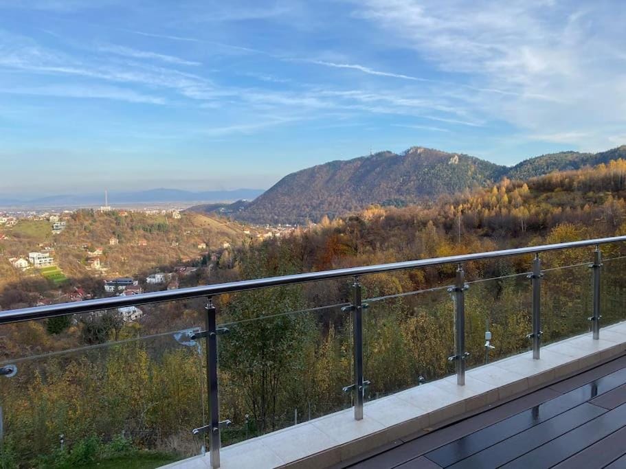 Modern apartment with city-view near Poiana Brasov Apartment in Brasov