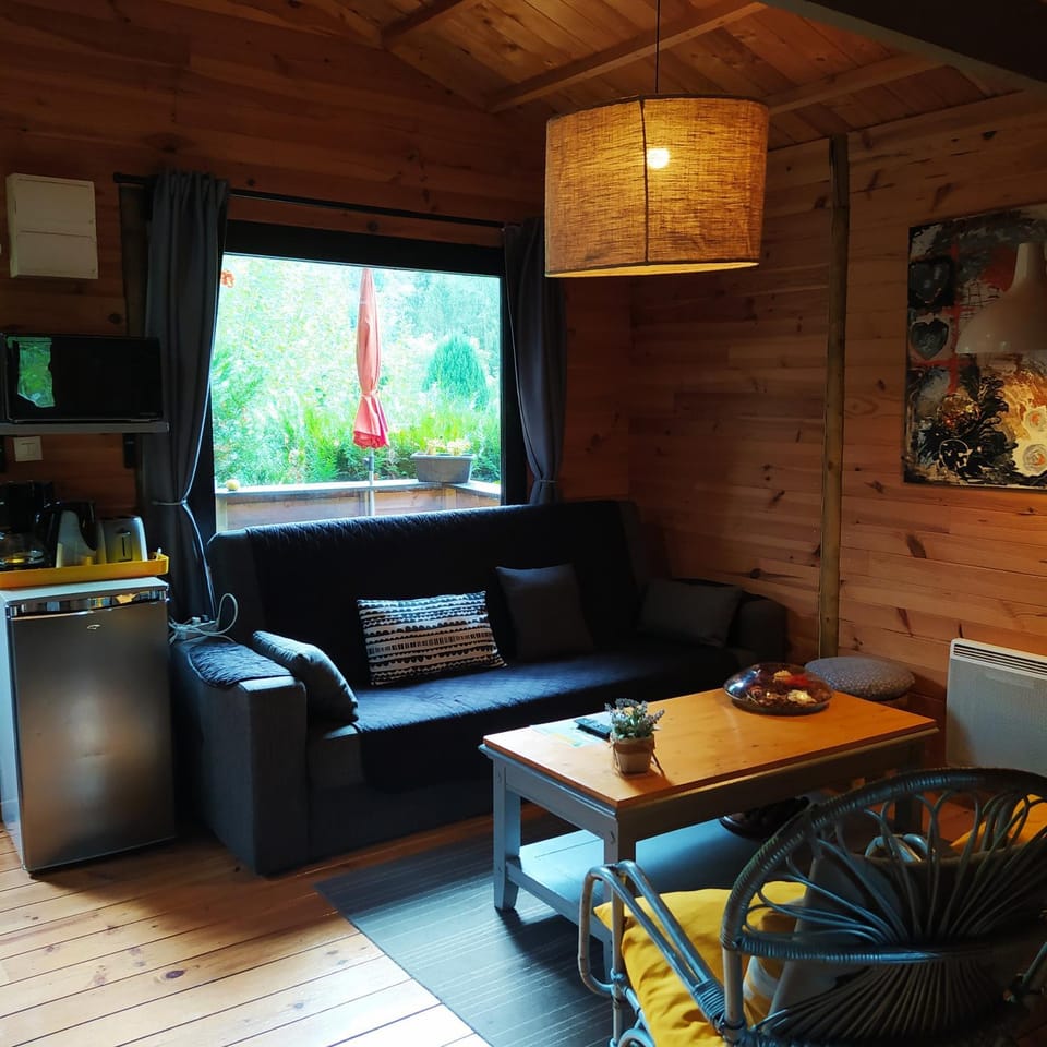 CHALET Chataigne ETAPEBOISEE Luxury tent in Wallonia, Belgium