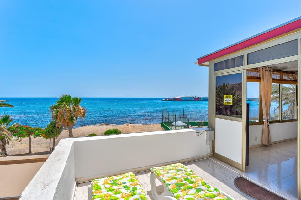 Natural landscape, View (from property/room), Balcony/Terrace, Beach, Sea view
