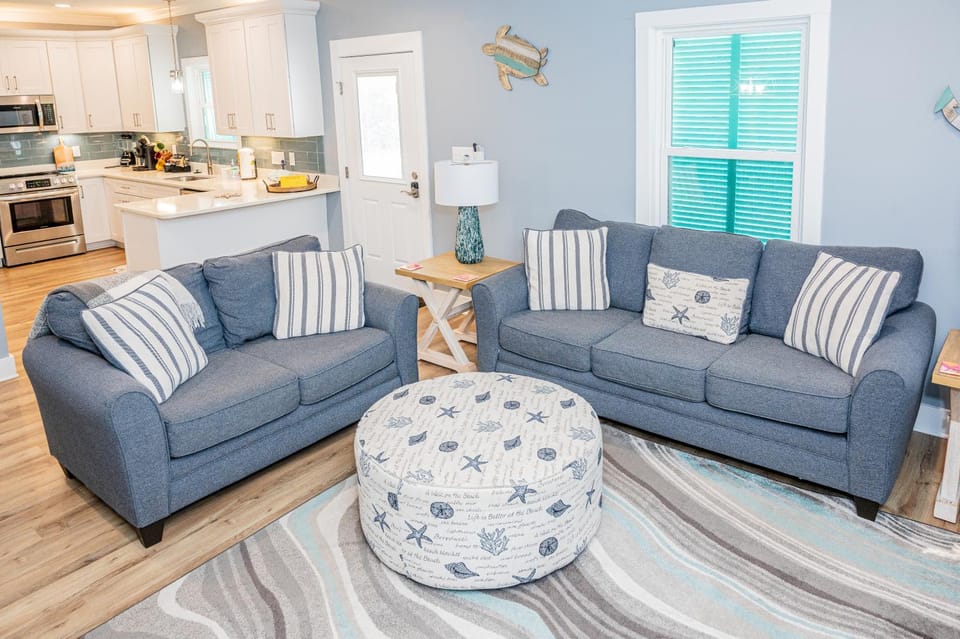 Cottage Beach House Steps From Beach 3 bedroom 2 bath House in Alabama