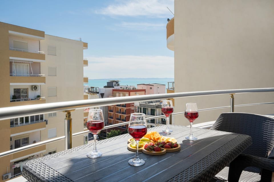 Day, View (from property/room), Balcony/Terrace, Food and drinks, Sea view