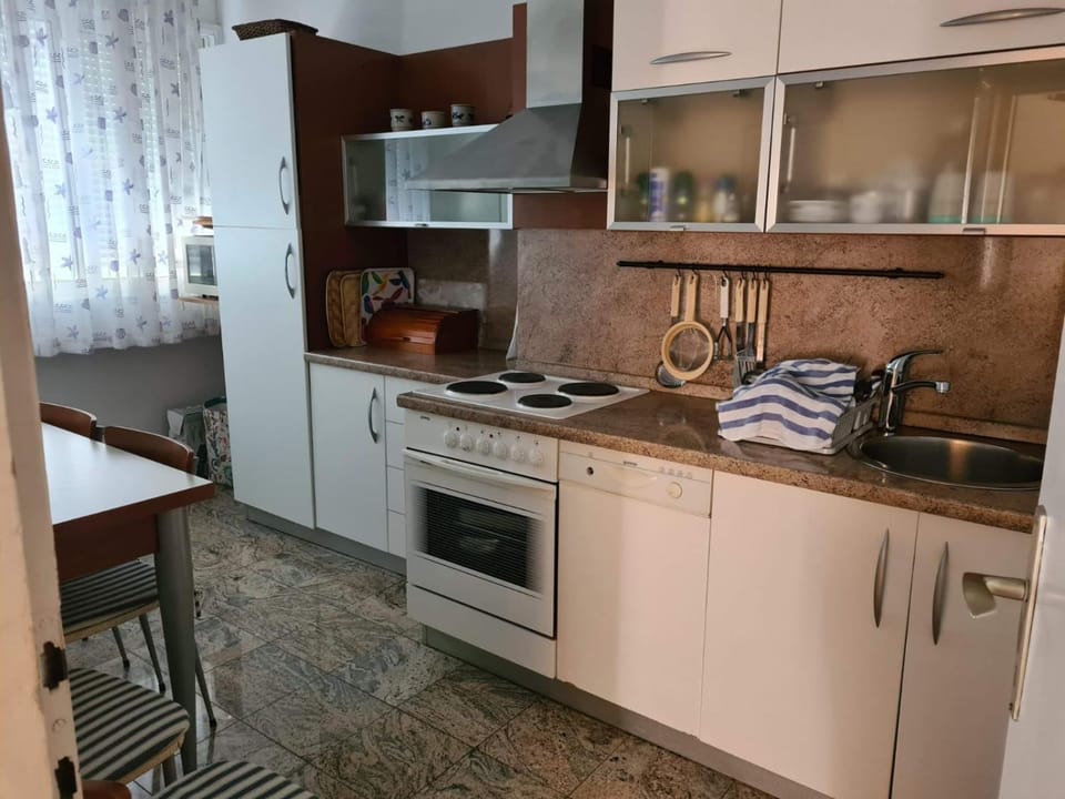 Kitchen or kitchenette, dishwasher, minibar, pet friendly