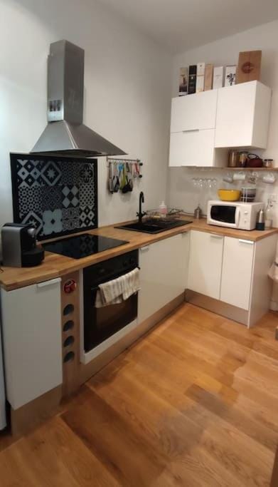 Coffee/tea facilities, Kitchen or kitchenette, minibar, pet friendly, stove