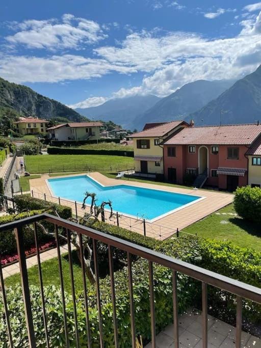 Mountain view, Pool view, Swimming pool