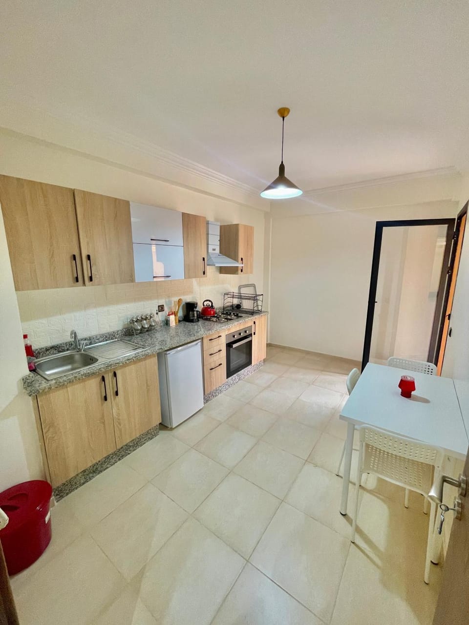Kitchen or kitchenette, Dining area, pet friendly, stove, kitchen