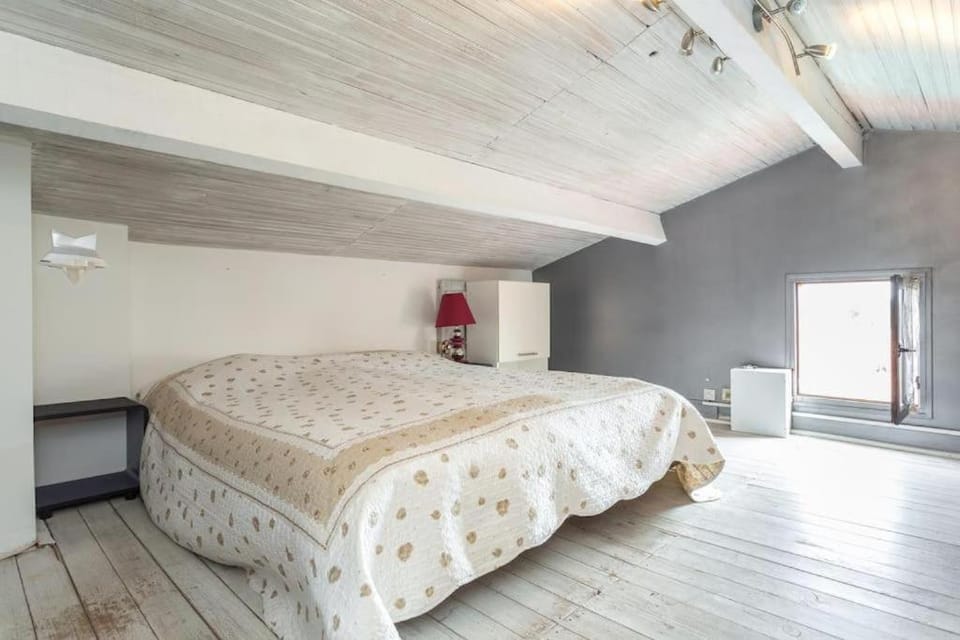 Grand Appartement (Haut de villa) proche de la mer Apartment in Cagnes-sur-Mer