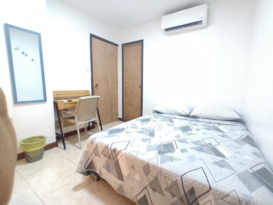 Bed, Photo of the whole room, air conditioner