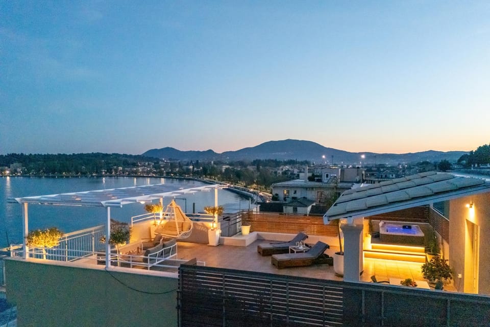 Natural landscape, Hot Tub, View (from property/room), Balcony/Terrace, Seating area, Dining area, Sea view, sunbed