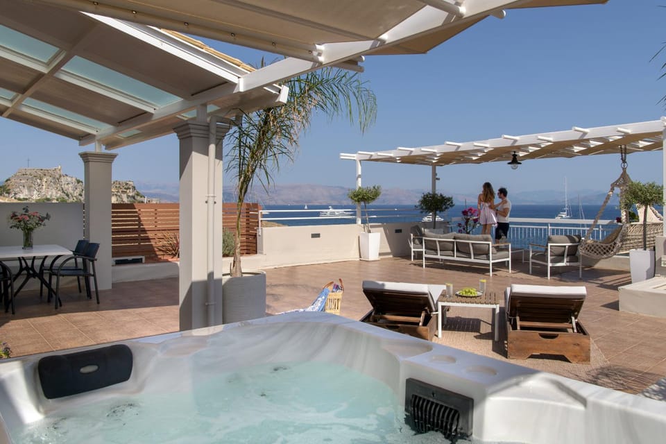 Hot Tub, Balcony/Terrace, Seating area, Sea view, Location, sunbed