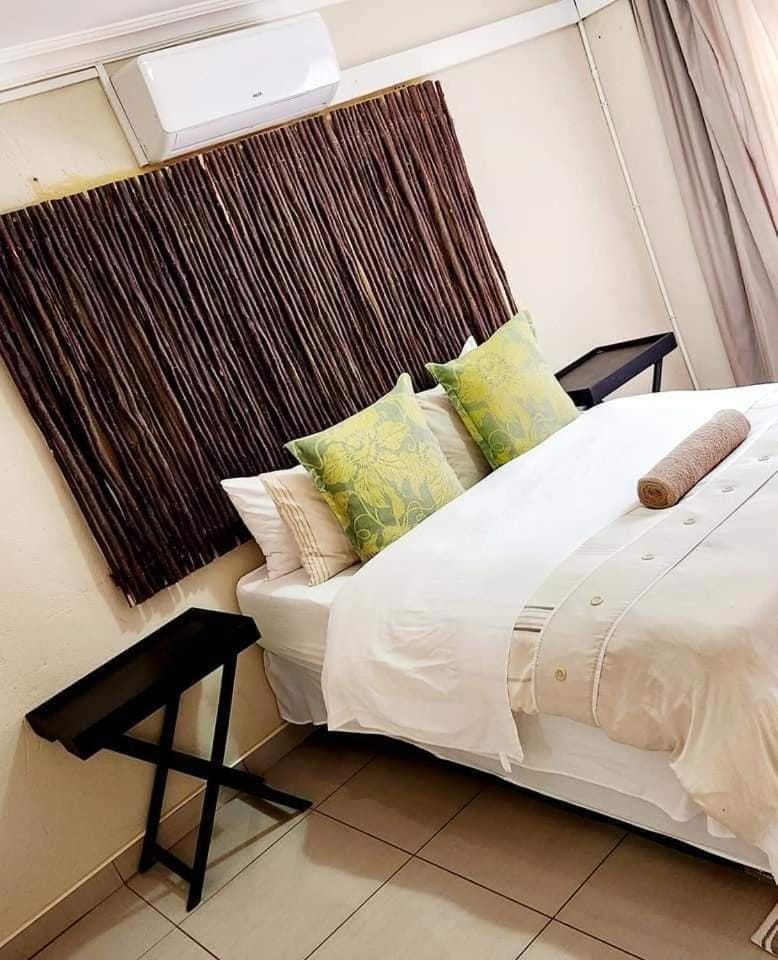 MAKWATAMBANI GUEST MANOR Bed and Breakfast in South Africa