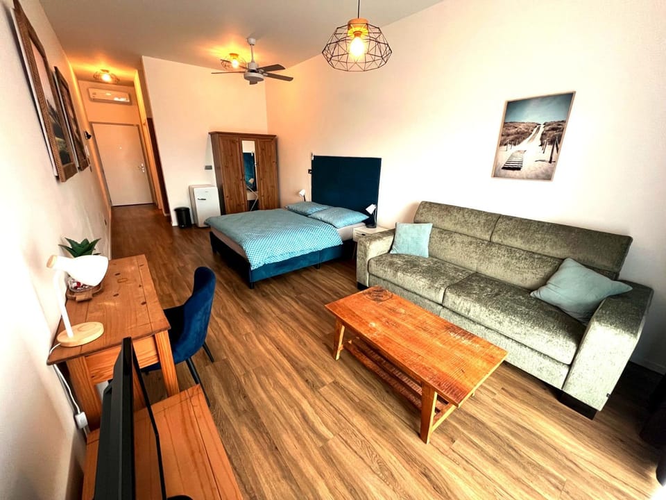 Komfortný apartmán A407 v centre NR - Parkovanie zdarma - Bez kuchyne Apartment in Slovakia