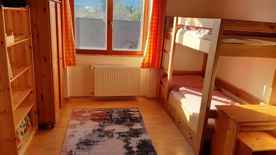Bed, Bedroom, internet, wardrobe