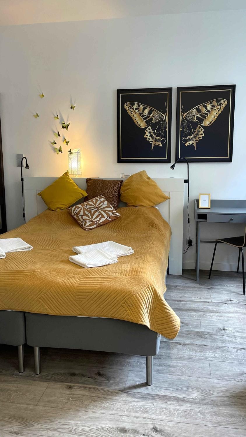 Bed, Bedroom
