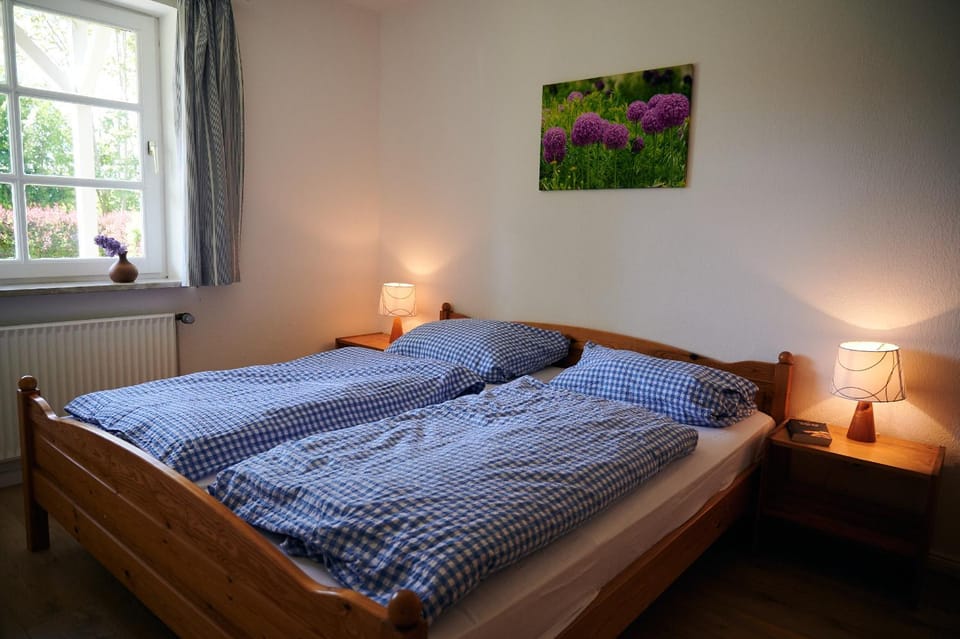 Süße Wohnung direkt am Wald rotes Haus EG Apartment in Dahme