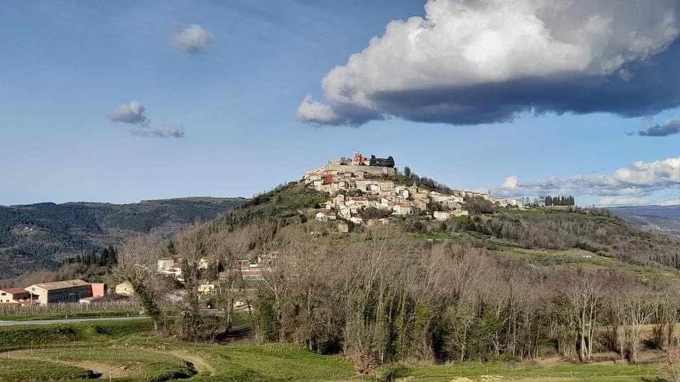 Nearby landmark, Natural landscape, Landmark view