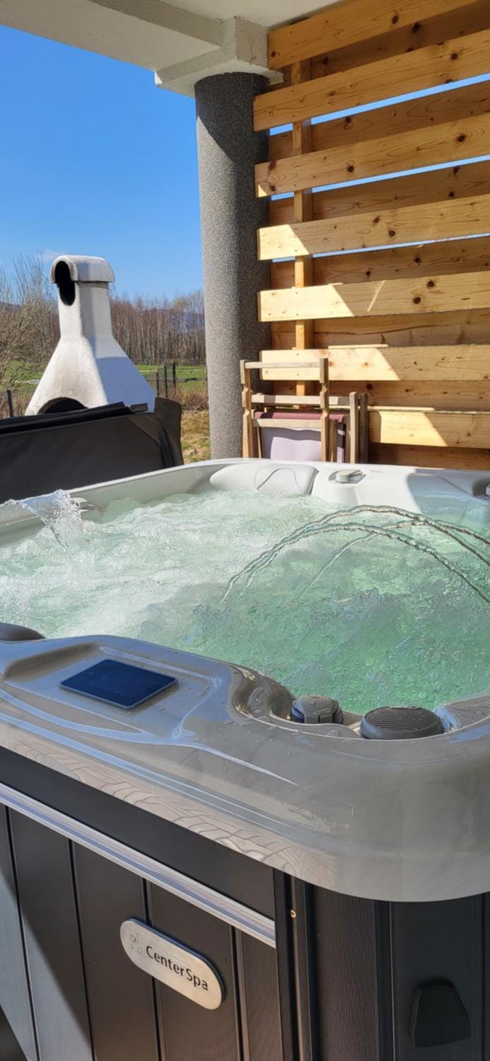 Day, Hot Tub