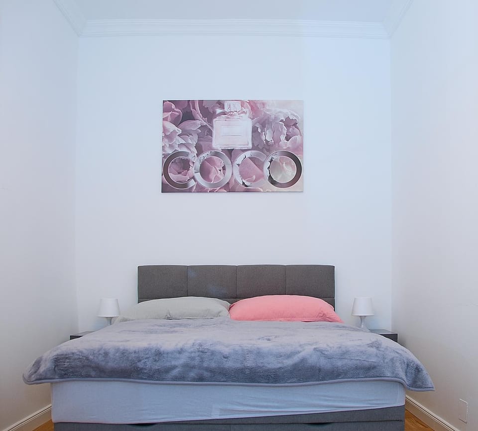 Bed, Decorative detail, Bedroom