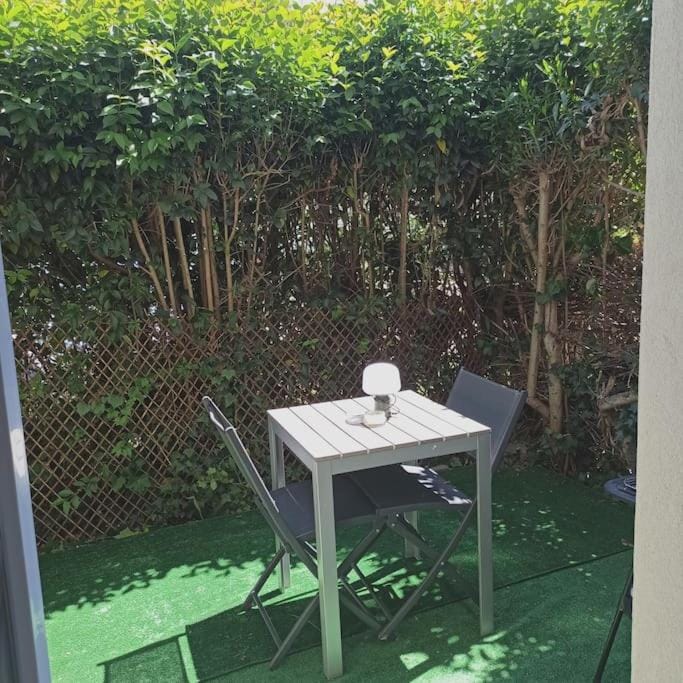 Studio avec terrasse et parking proche centre ville Apartment in Avignon