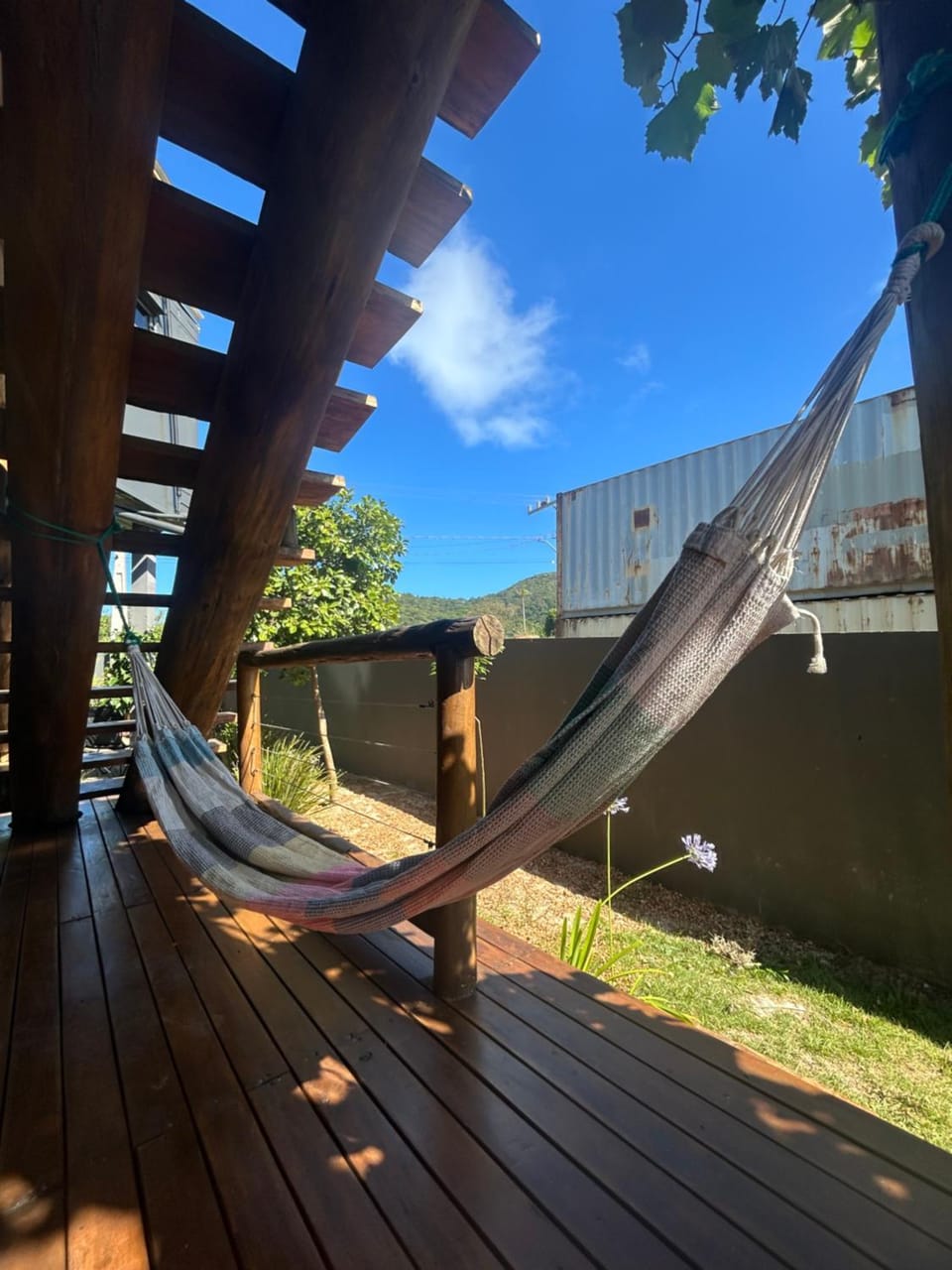 Chaparral Container Loft Industrial Apartment in Penha