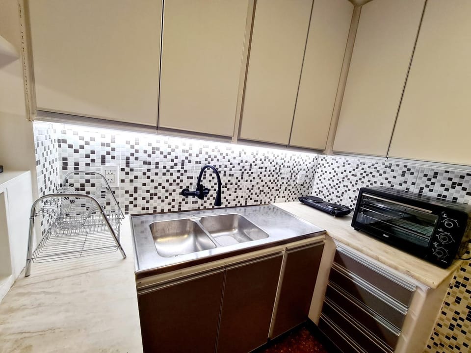 Kitchen or kitchenette, pet friendly, stove