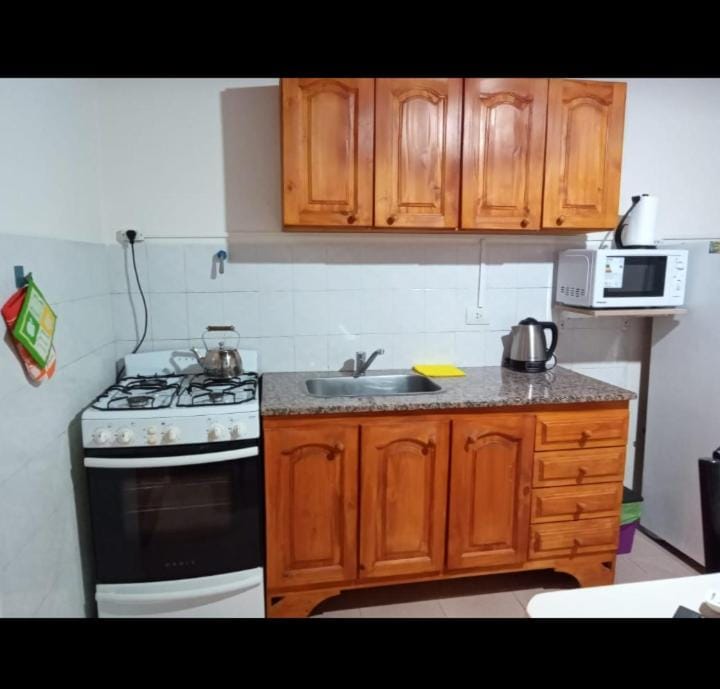 Coffee/tea facilities, Kitchen or kitchenette, microwave, oven, pet friendly, stove, toaster