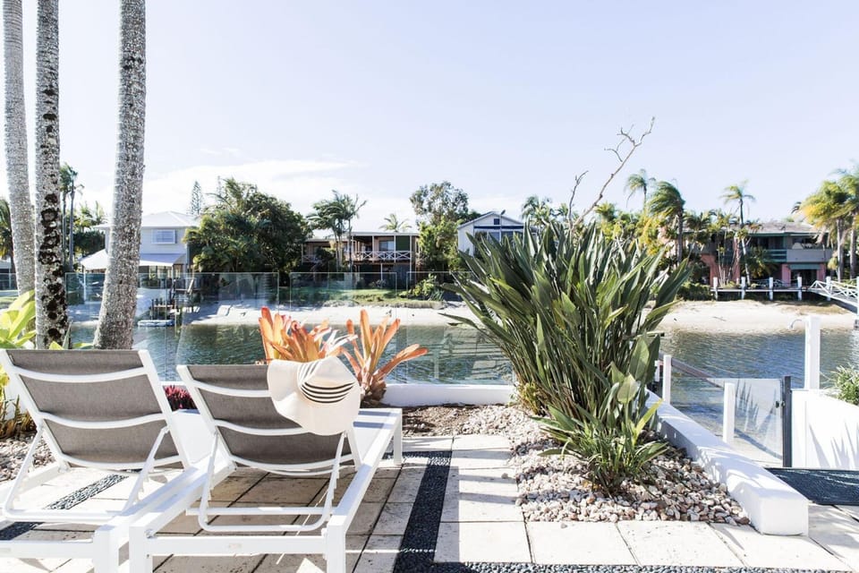 River view, sunbed