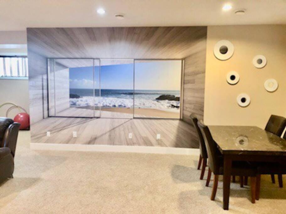 Luxury 3700 sq/ 5 bedroom/ jettedtub/ 4 fireplaces Villa in Edmonton