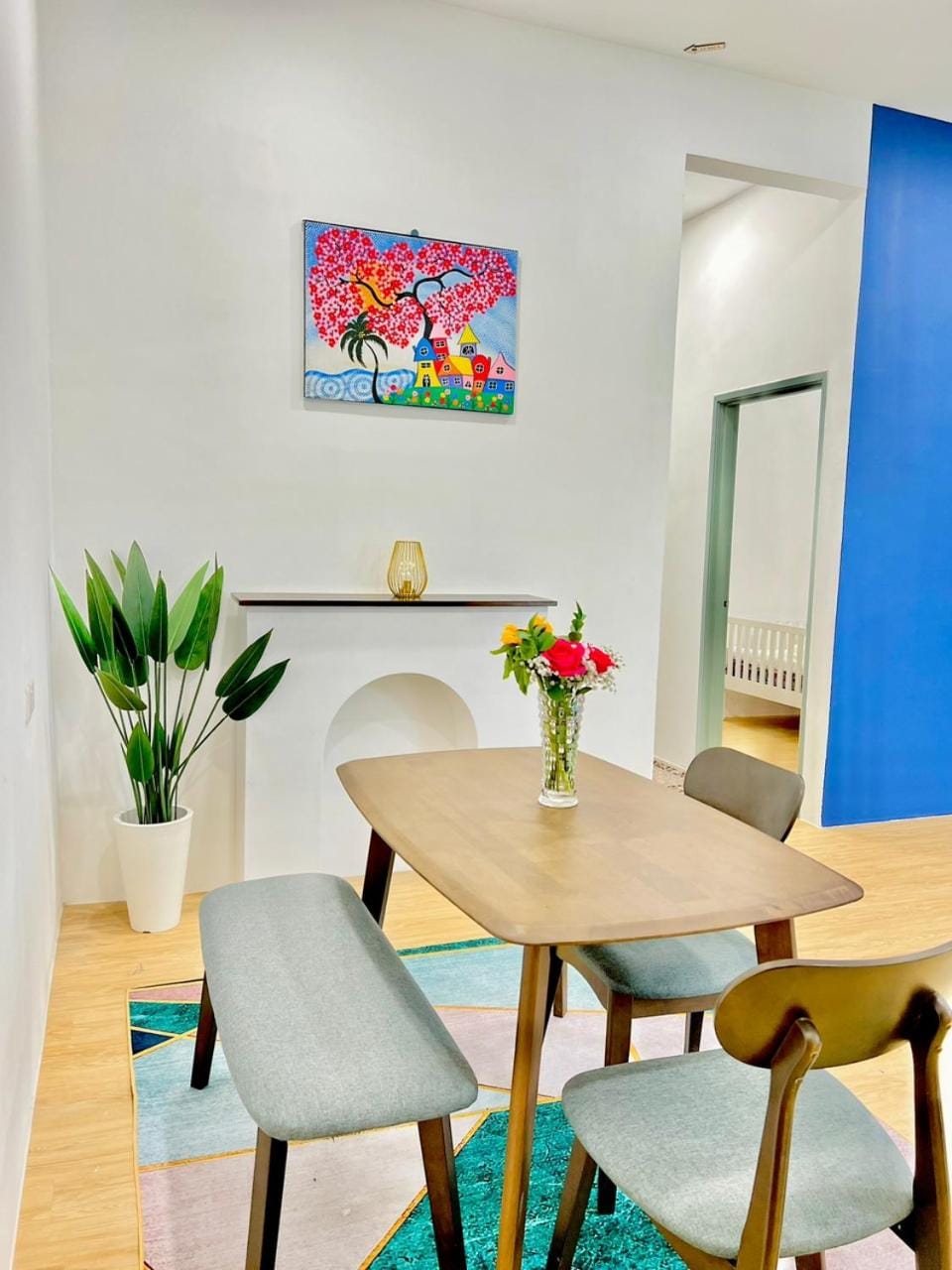 Living room, Decorative detail, Seating area, Dining area