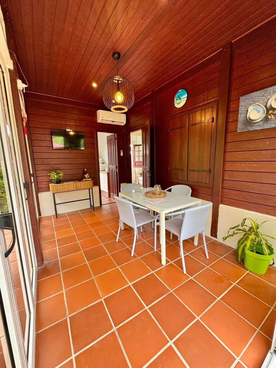 Patio, Kitchen or kitchenette, Living room, Dining area, Garden view, air conditioner