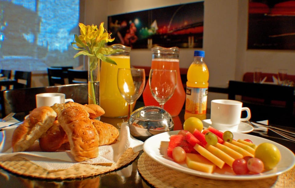 Restaurant/places to eat, Food, Continental breakfast
