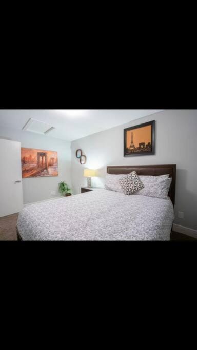 Cozy and beautiful 3 bedroom house close to lake Villa in Edmonton
