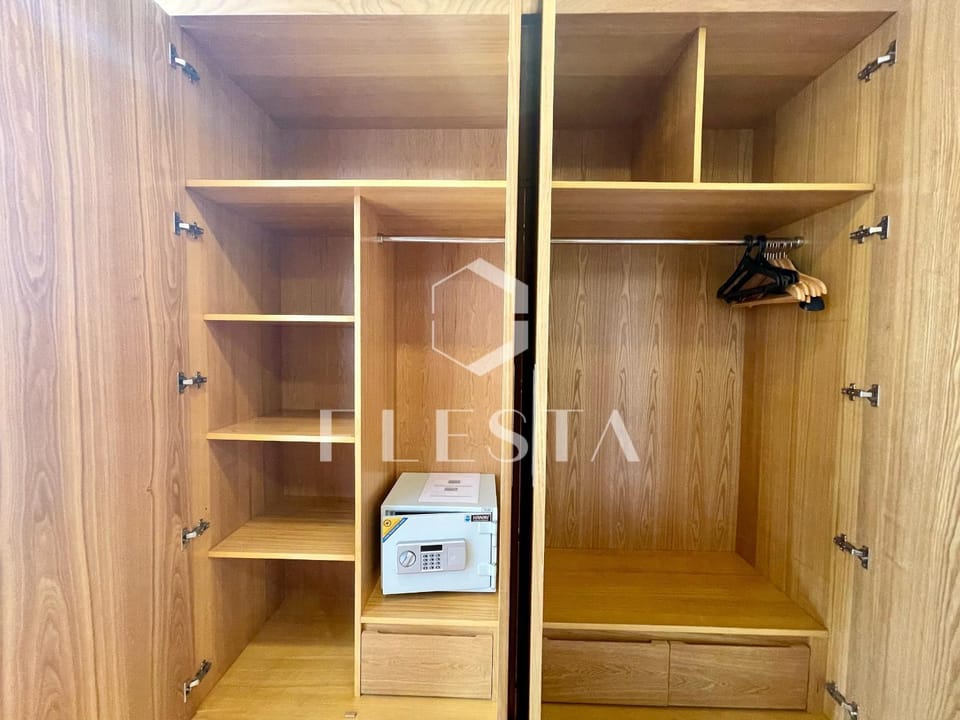 safe, wardrobe