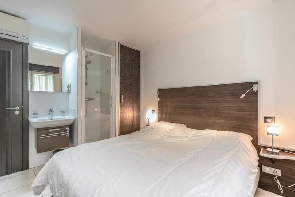 Croisette: 2BDR Apartment Apartment in Cannes