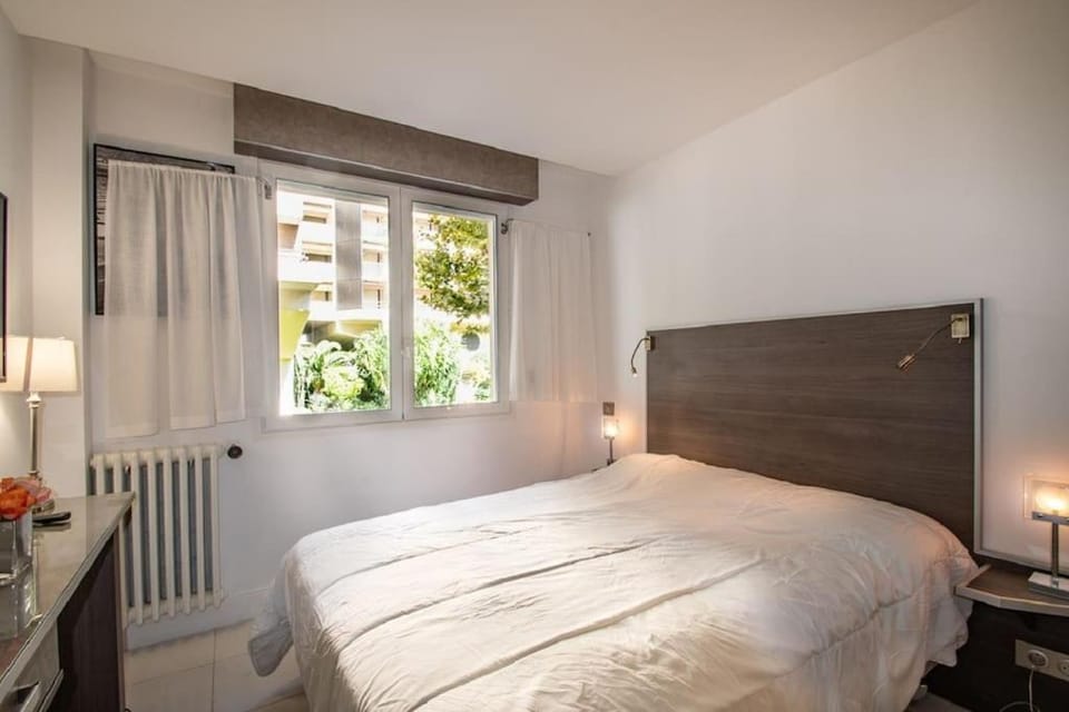 Croisette: 2BDR Apartment Apartment in Cannes
