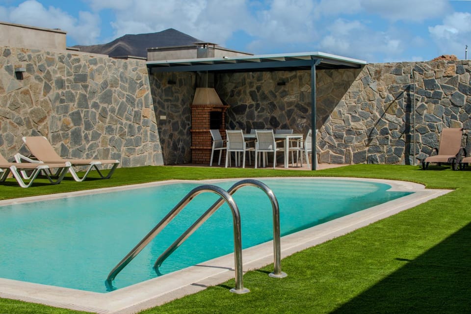 BBQ facilities, Swimming pool