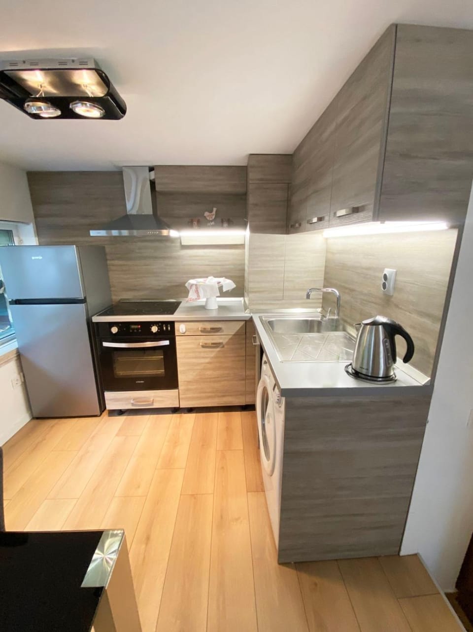 Kitchen or kitchenette, pet friendly, stove